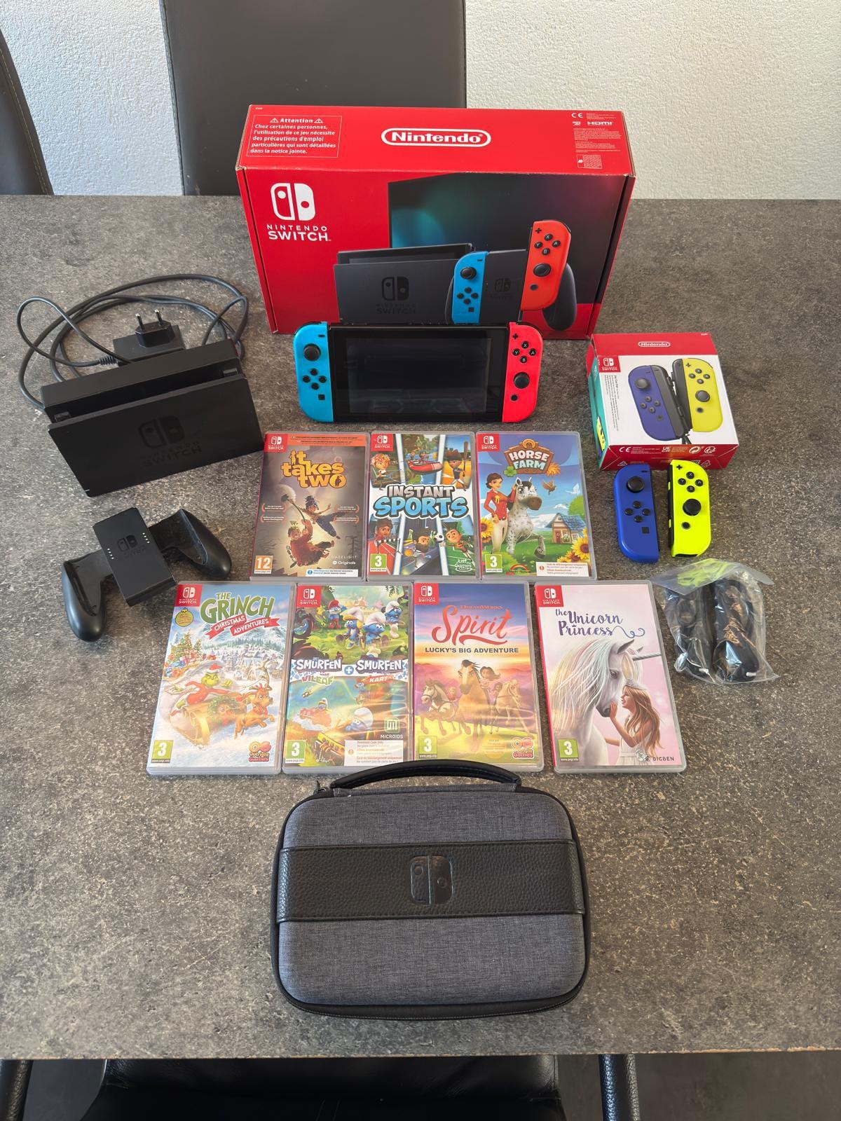 Te koop Nintendo Switch 1, Ophalen, Zo goed als nieuw, Met 2 controllers, Switch Original
