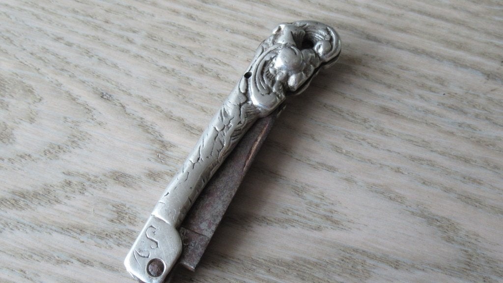 zilveren knip/zak mes met jaartal 1768 / bodemvondst, Ophalen of Verzenden, Zilver