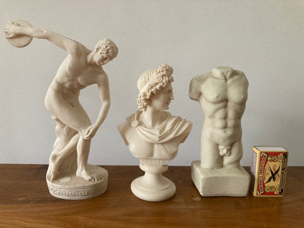 2 mini Grieks Romeins wit stenen marmer beeldjes Apollo, Verzamelen, Beelden en Beeldjes, Ophalen of Verzenden, Zo goed als nieuw