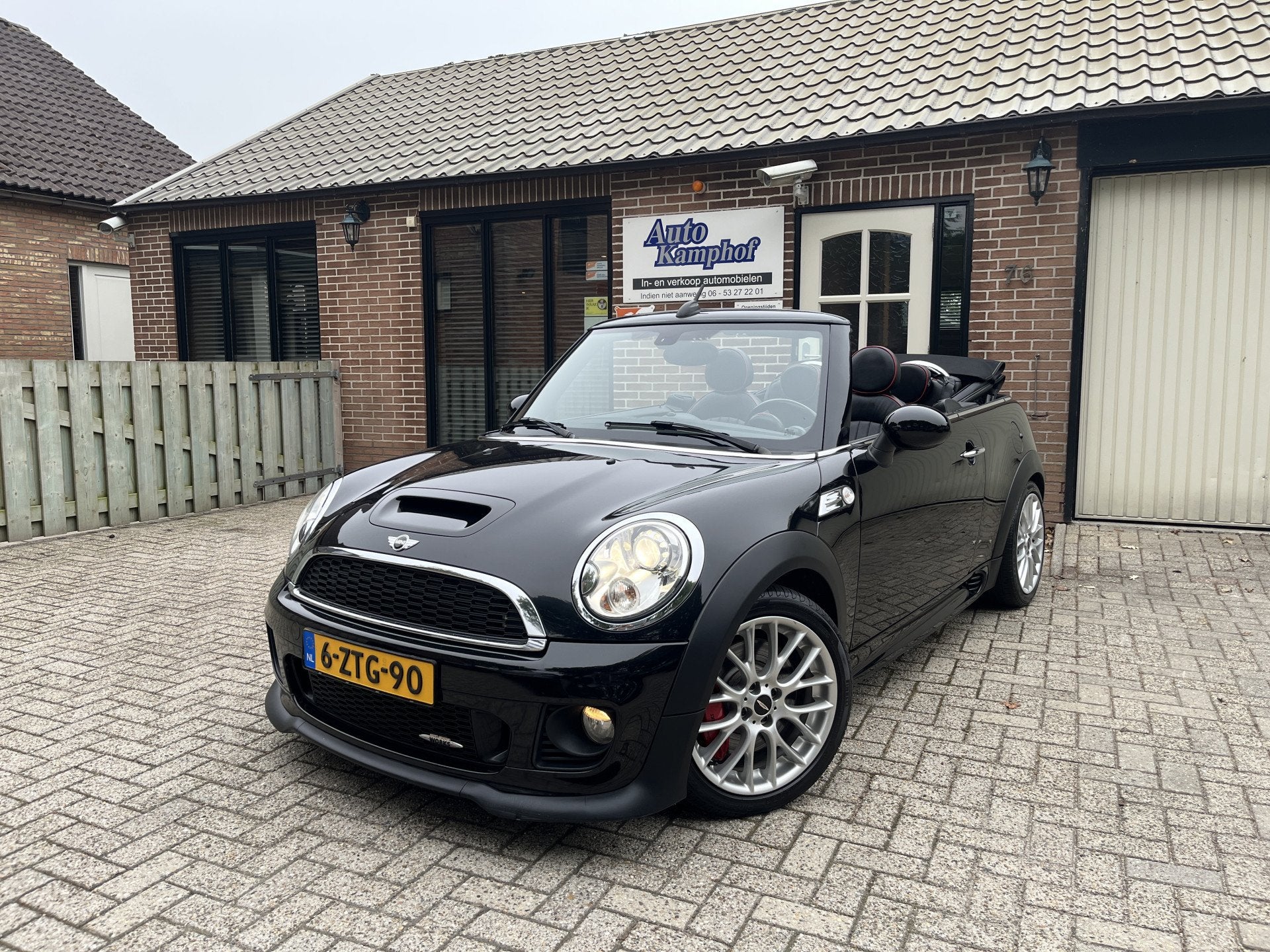 MINI Cabrio 1.6 John Cooper Works Chili Leer Xenon, Auto's, Voorwielaandrijving, Euro 5, Gebruikt, Zwart