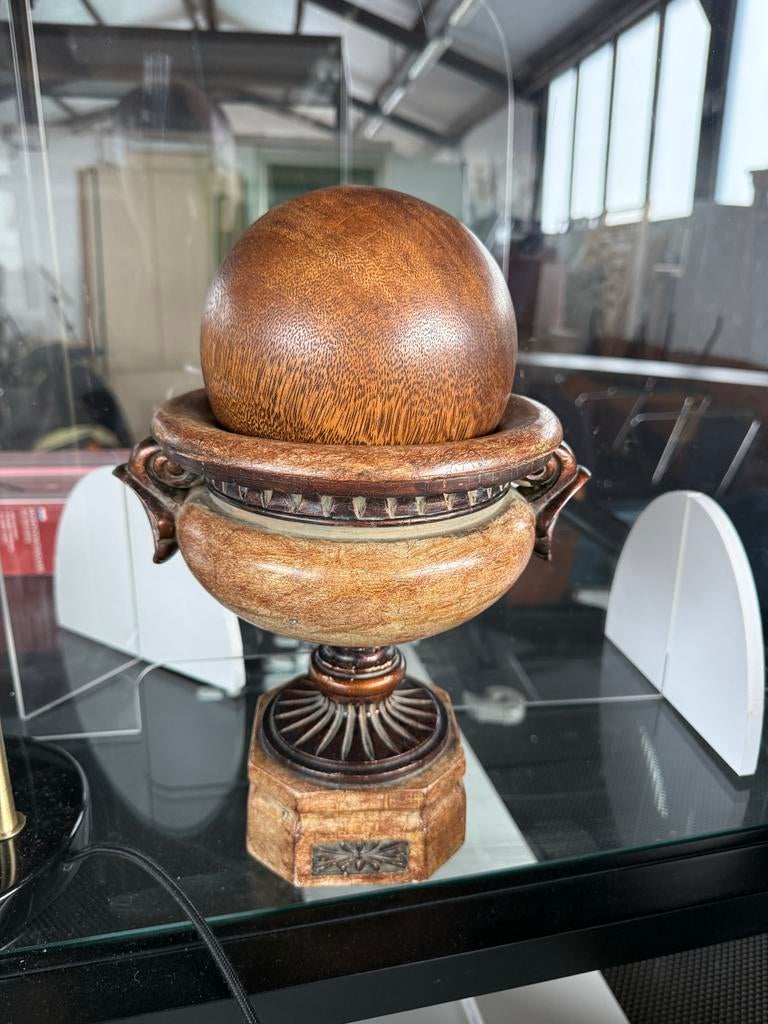 Decoratieve Houten Bol op Sokkel - Klassiek Design, Ophalen of Verzenden