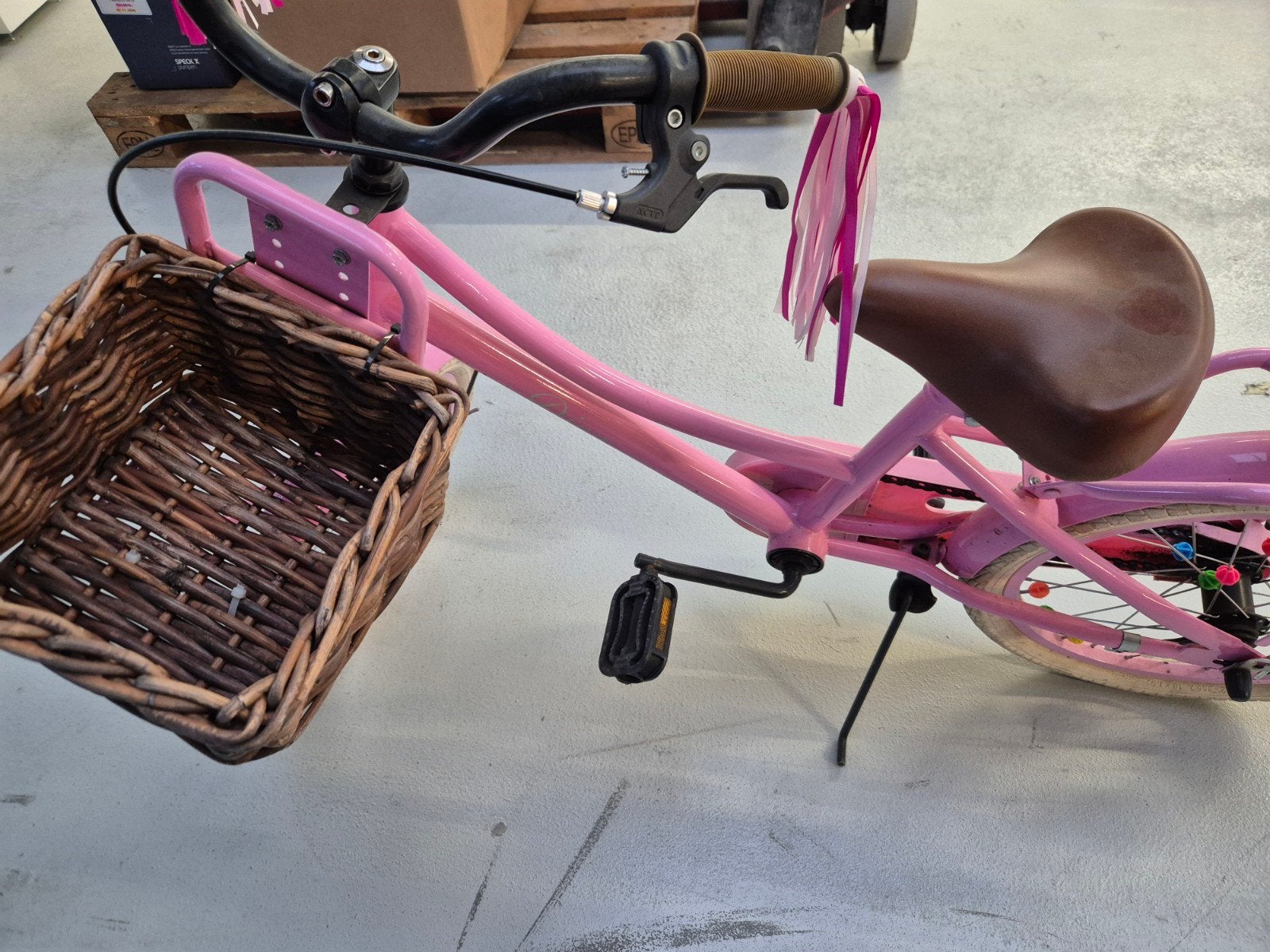 kinder fiets diva, Ophalen, Terugtraprem, Gebruikt, Handrem