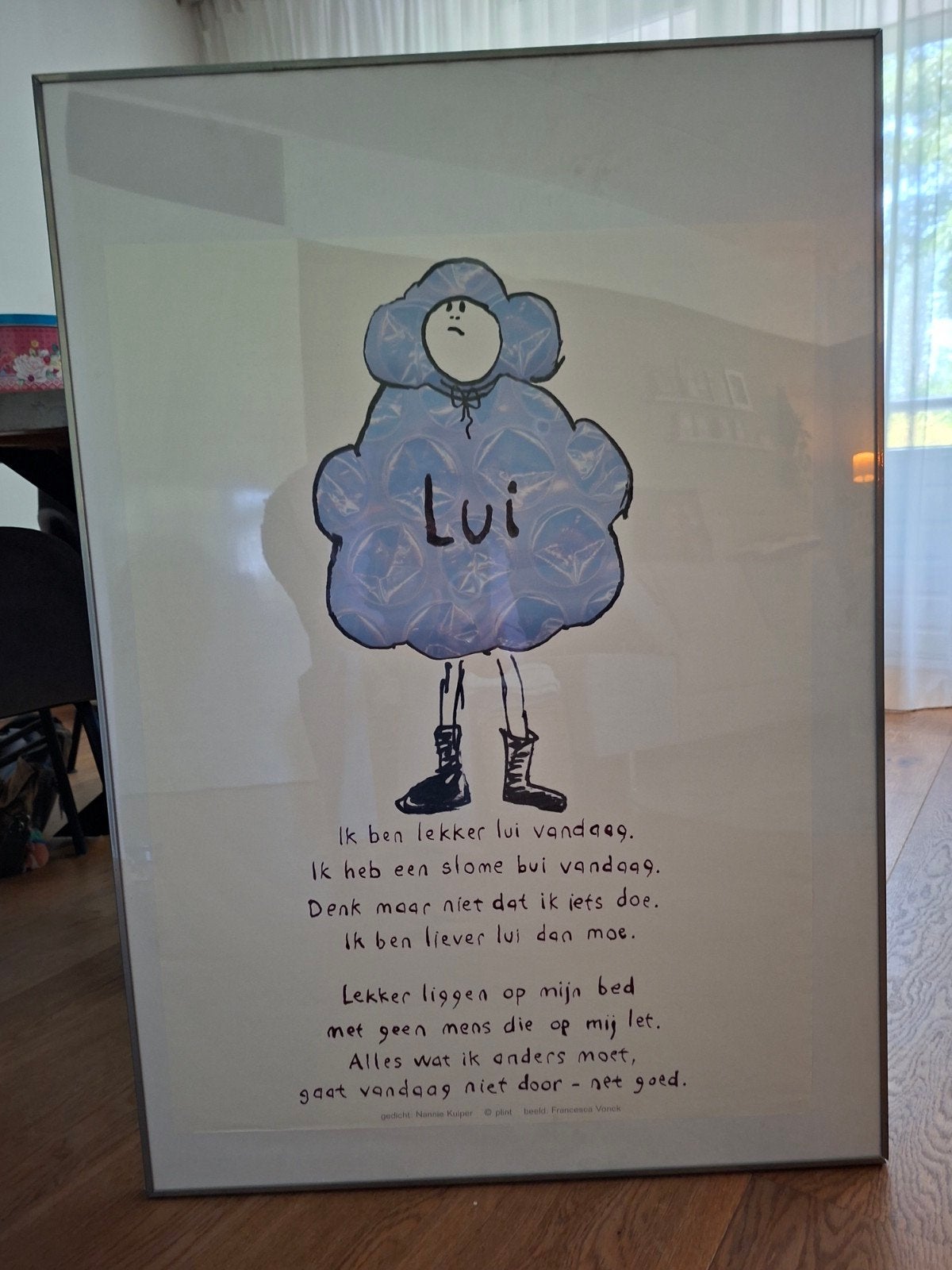 Leuke poster in lijst - 'Lui' met grappige tekst, Ophalen, Gebruikt, Foto of Poster, 75 – 100
