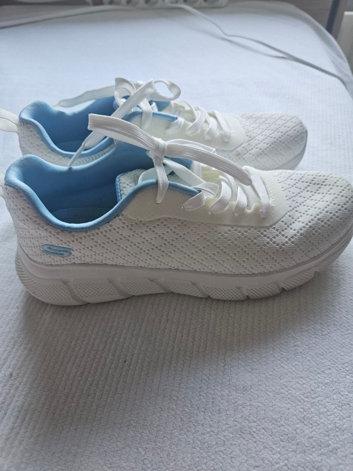 Skechers memory foam 30 euro, Kleding | Dames, Schoenen, Ophalen of Verzenden, Nieuw, Blauw, Sneakers of Gympen