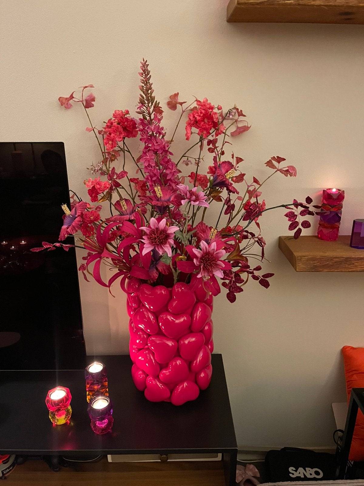 Kleurliefde Hartjesvaas fuchsia origineel, Overige materialen, Handgemaakt, Ophalen of Verzenden, Zo goed als nieuw