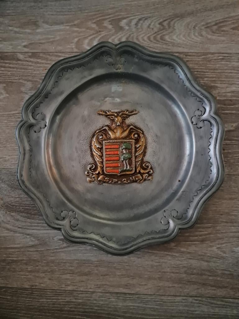 Zwaar tinnen bord met wapenschild van Hasselt, België, Antiek en Kunst, Antiek | Tin, Ophalen