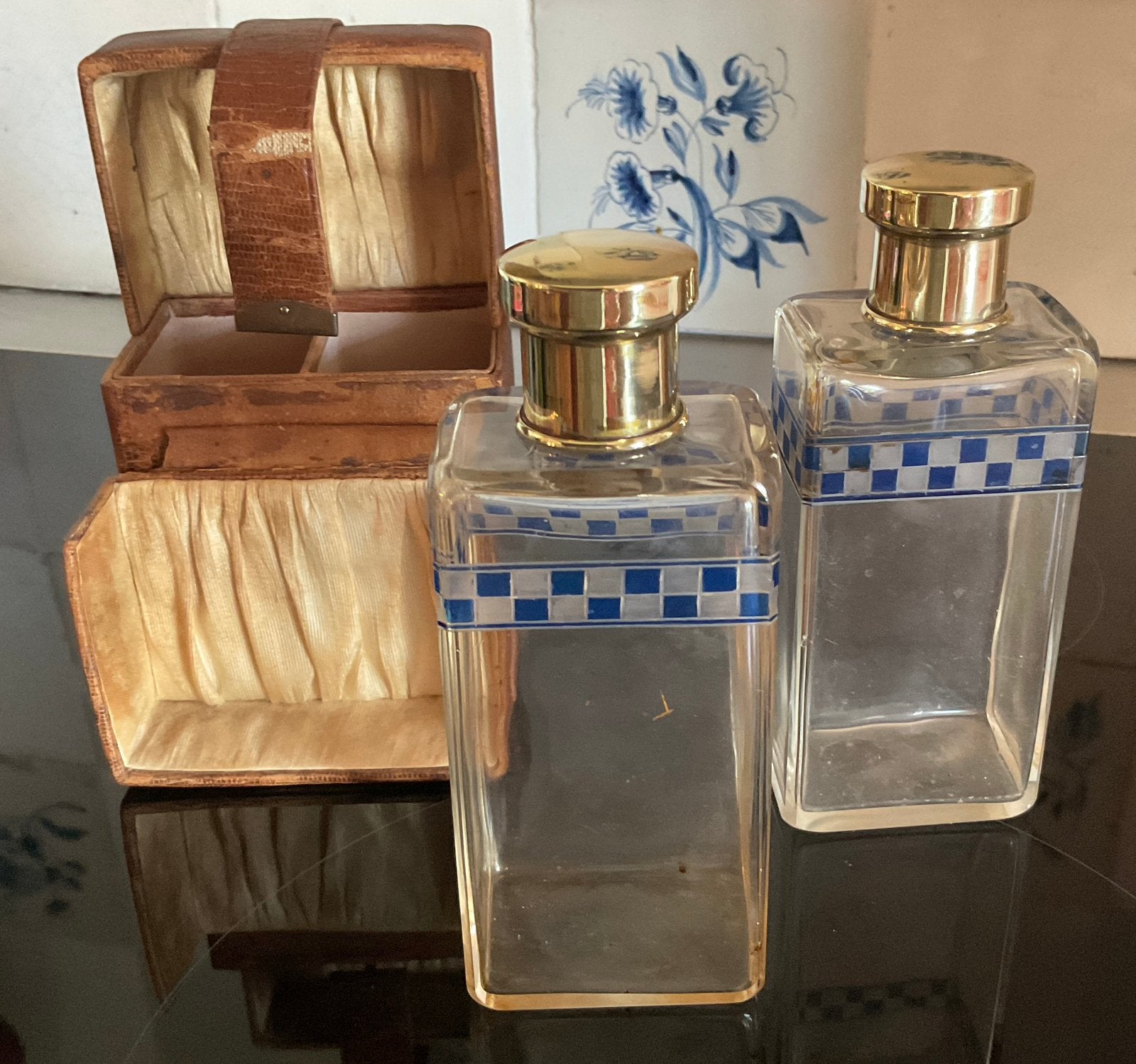 Prachtig antiek foudraal met twee parfumflessen, Ophalen of Verzenden