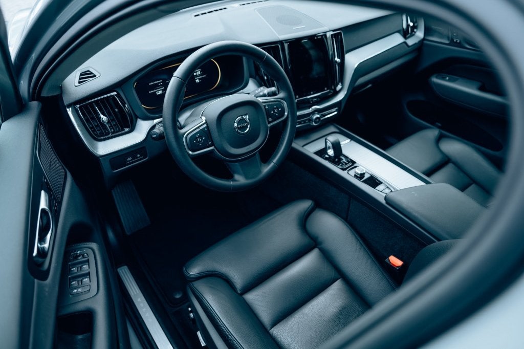 Volvo XC60 Core Recharge Plug-In Hybrid AWD (bj 2025), Auto's, Gebruikt, Euro 6, 24 maanden, XC60
