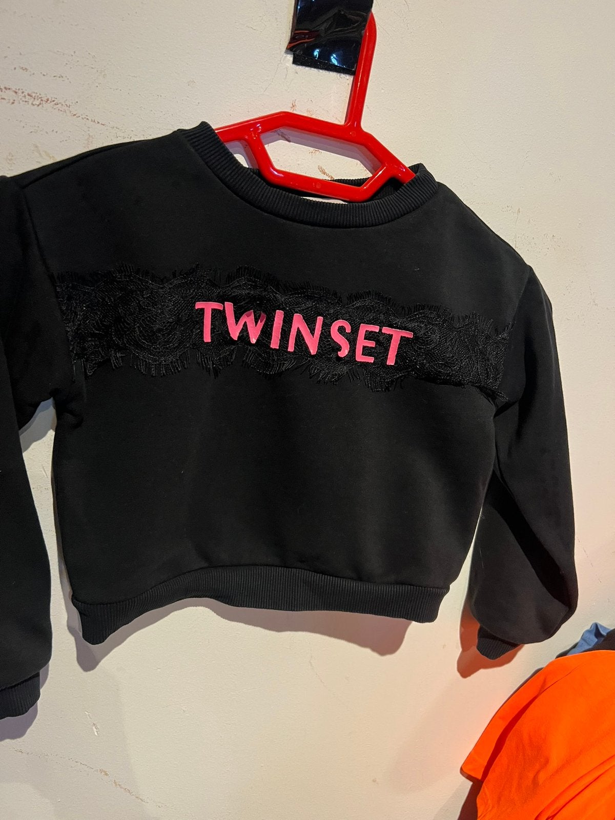 TWINSET sweater met kant maat 128 zgan, Meisje, Trui of Vest, Ophalen of Verzenden, Zo goed als nieuw
