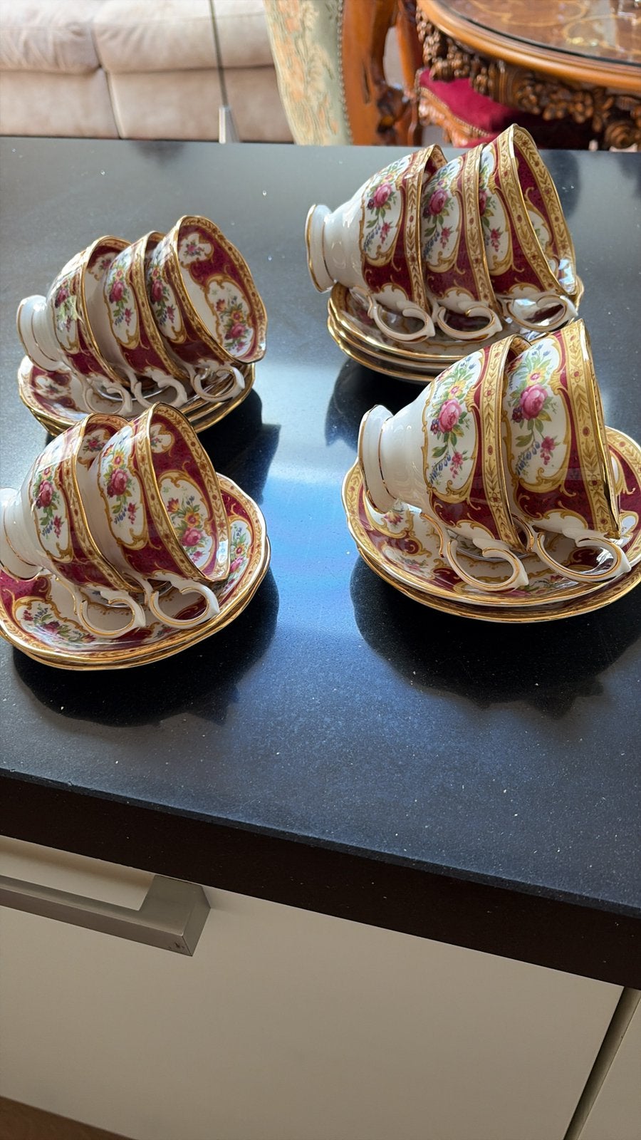 Royal albert servies, Ophalen