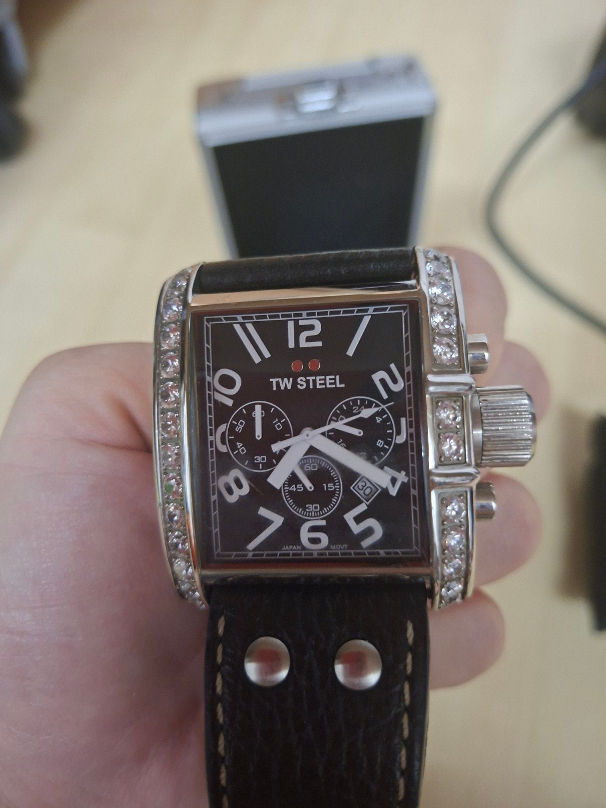 TW Steel Horloge met Kristallen en Leren Band, Leer, Staal, Polshorloge, Zo goed als nieuw