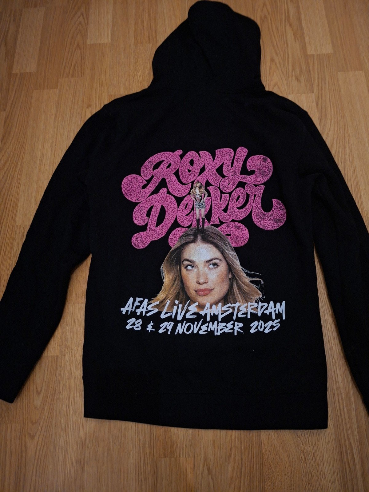 Roxy Dekker AFAS Live Trui - Zwart met Roze Opdruk, Maat 38/40 (M), Zwart, Ophalen of Verzenden, Zo goed als nieuw