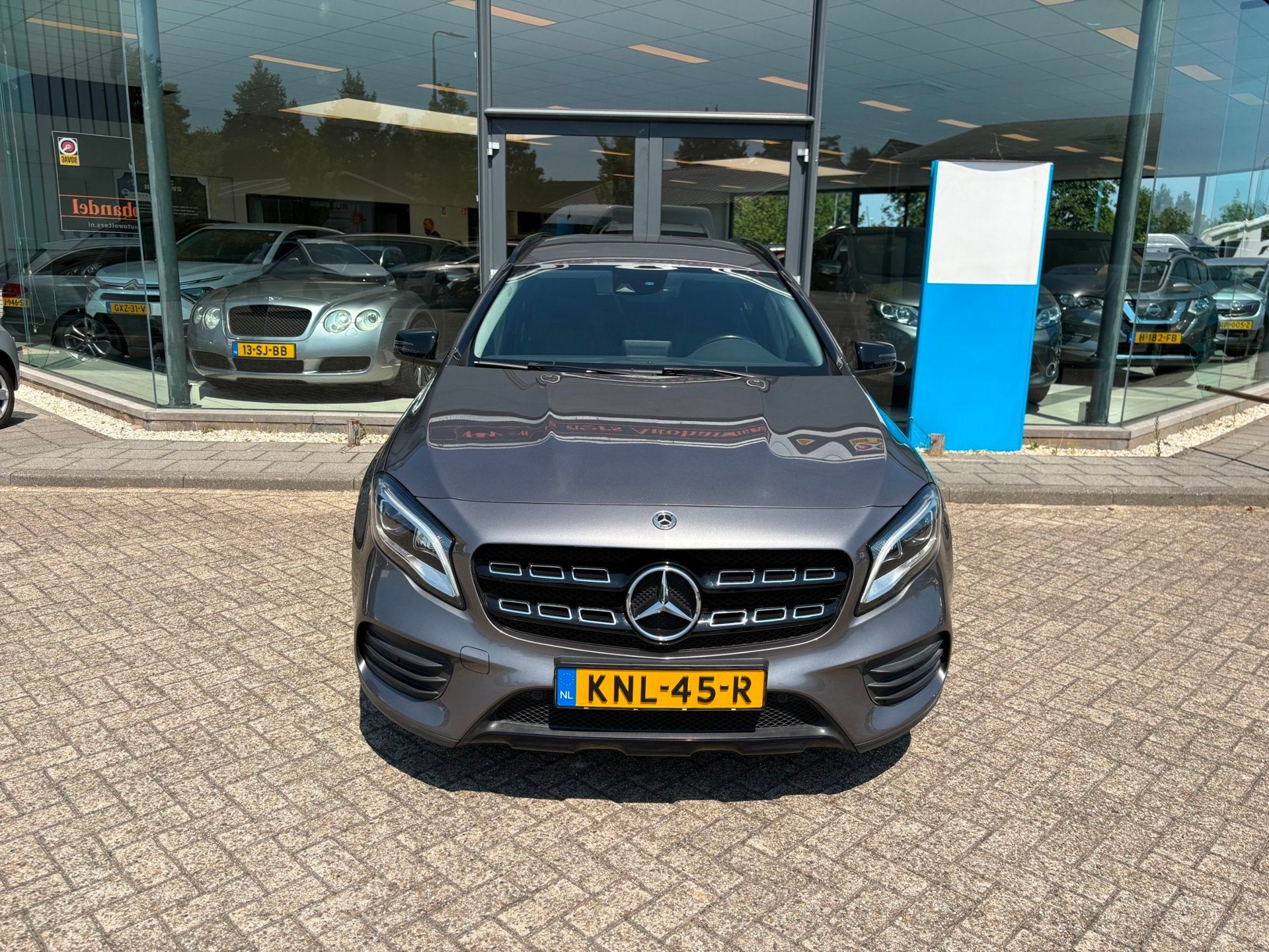 Mercedes-Benz GLA-klasse 180 Business Solution AMG Upgrade E, Auto's, Mercedes-Benz, Gebruikt, 4 cilinders, 700 kg, 122 pk