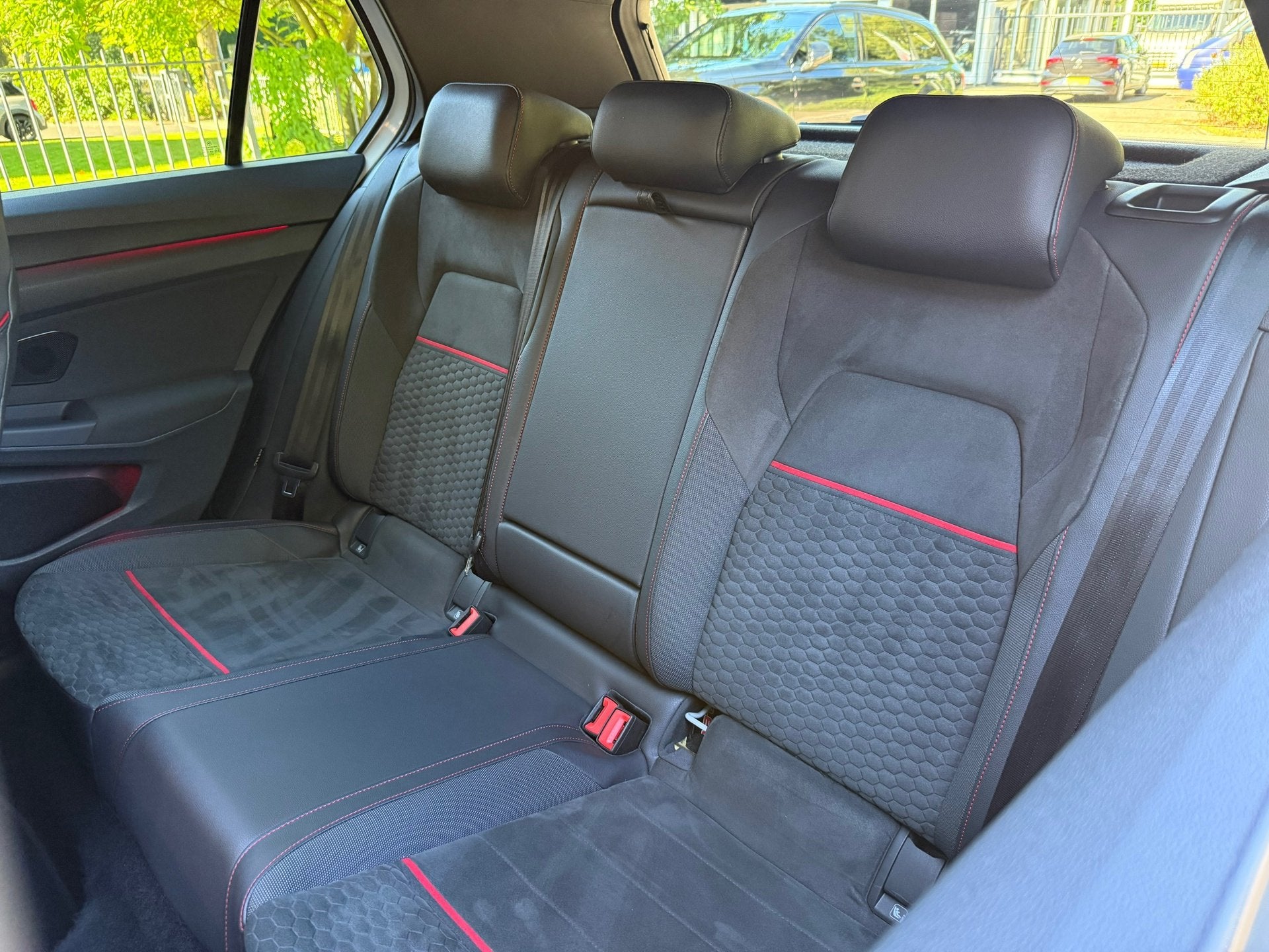 Foto 13 van Volkswagen Golf 2.0 TSI GTI CLUBSPORT PANO/HUD/NURBURG/KEYLE
