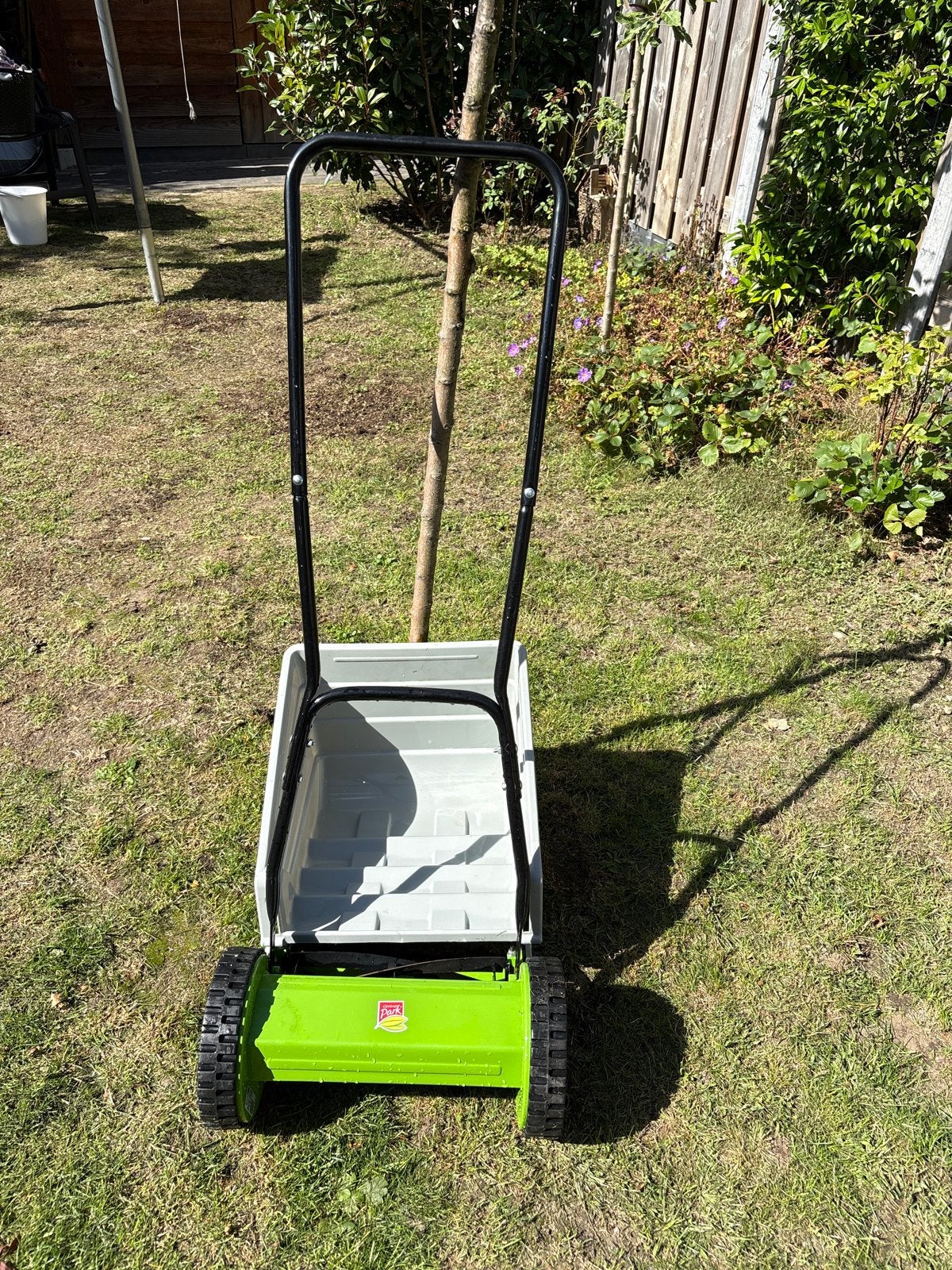 Central Park grasmaaier - Zo goed als nieuw, Tuin en Terras, Ophalen, Handgrasmaaier, Zo goed als nieuw, 30 t/m 39 cm