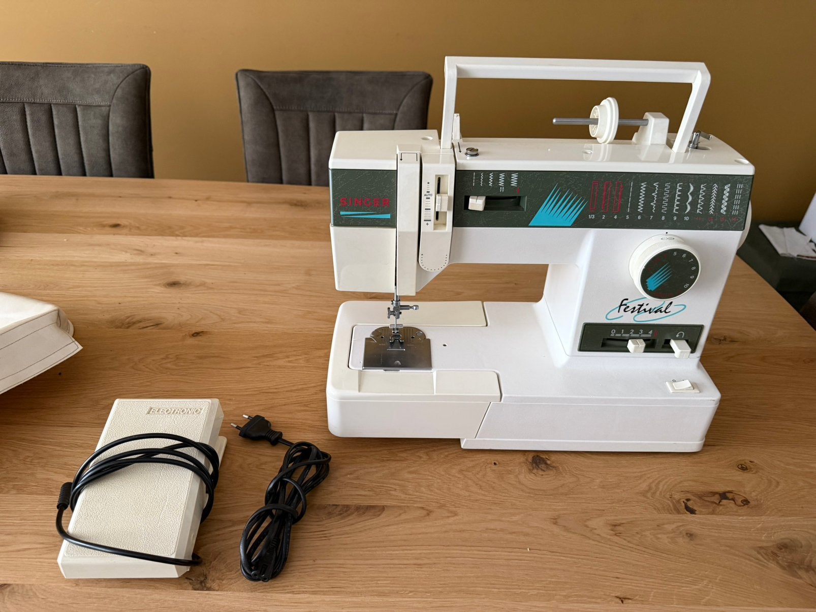 Singer festival naaimachine (Model 4660), Ophalen, Zo goed als nieuw, Naaimachine, Singer