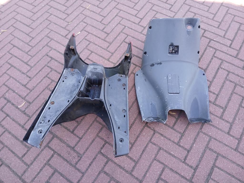 Aprilia sr stealth beenschild treeplank onderkuip, Ophalen of Verzenden, Gebruikt, Kap, Aprilia