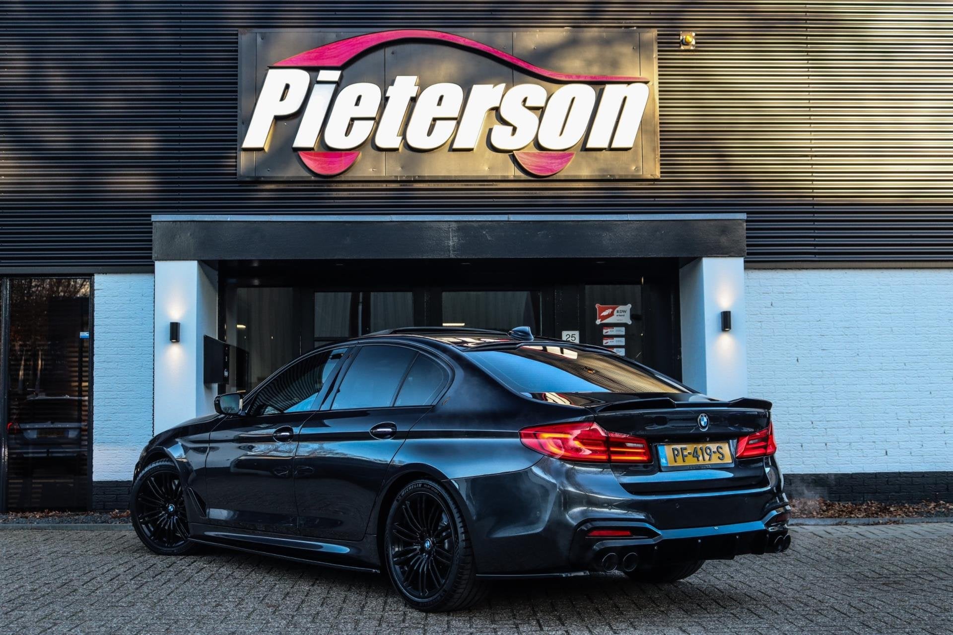 BMW 5-serie 540i M-Pakket M5 NAP PANO 360 CAMERA XENON CLIMA, Automaat, Gebruikt, Euro 6, Alcantara