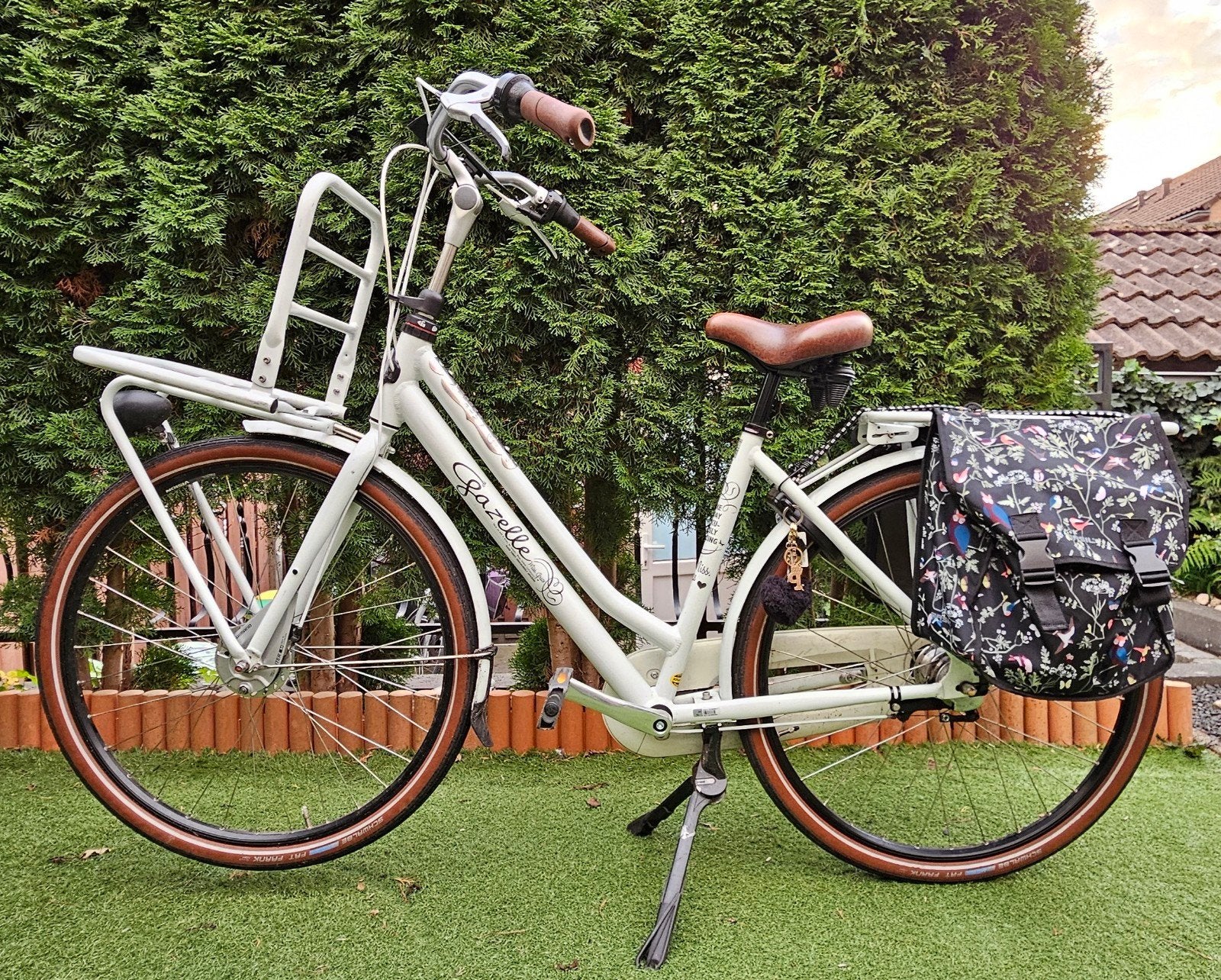 Gazelle Damesfiets Miss Grace met Voordrager en Fietstassen, Gebruikt, Velgrem, Versnellingen, Ophalen of Verzenden