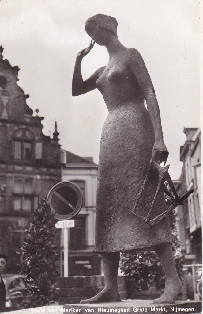 Nijmegen. Beeld  Mariken van Nieumeghen Grote Markt., Verzenden, 1960 tot 1980, Gelopen, Gelderland