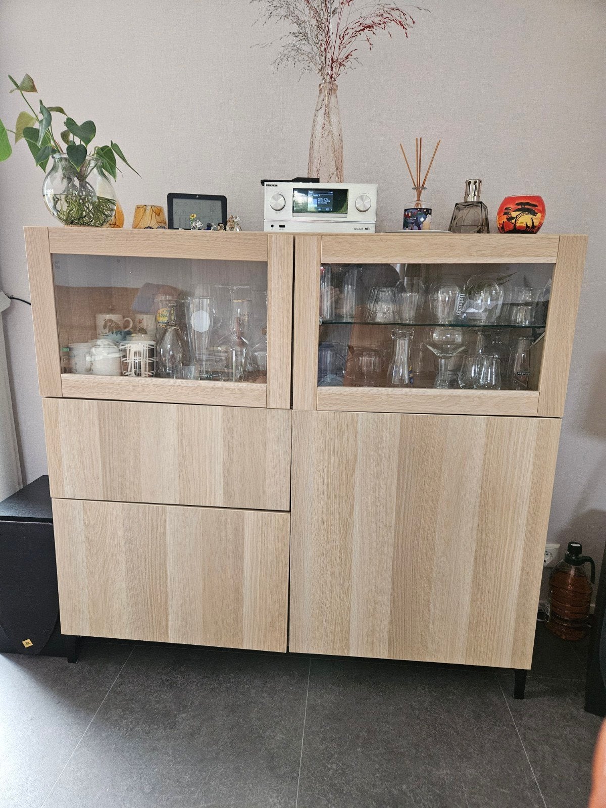 Moderne ikea Besta Vitrinekast, Ophalen, Modern, Scandinavisch, 100 tot 150 cm, Met lade(s)
