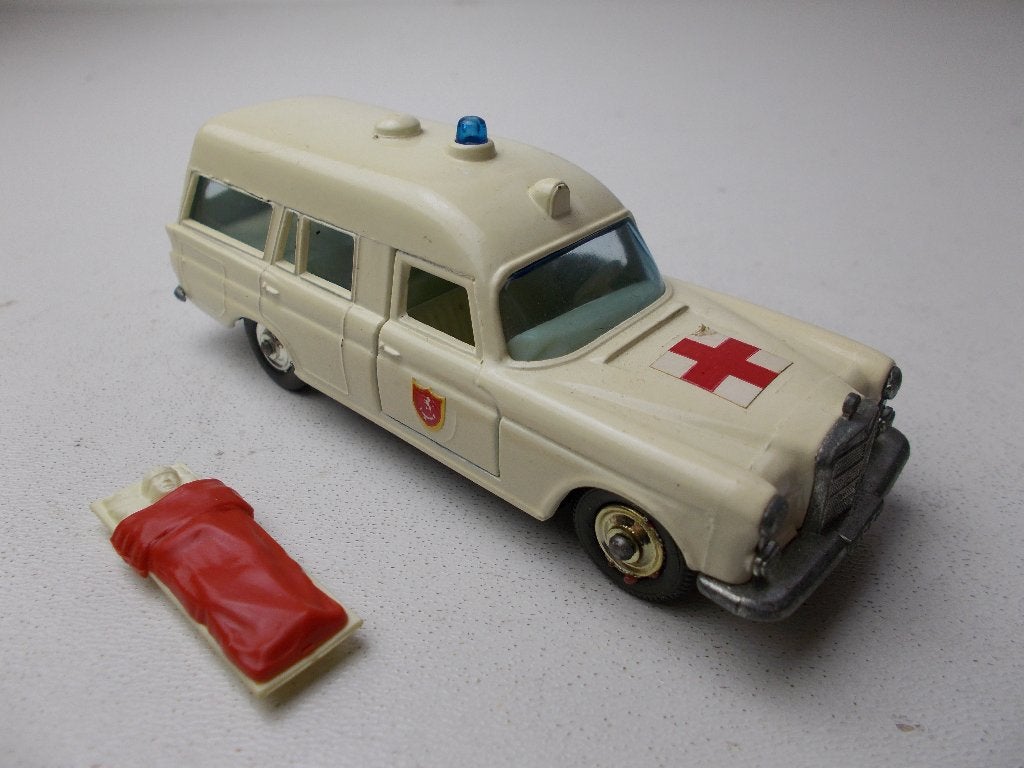 1968 Matchbox King Size K-6 MERCEDES "BINZ" AMBULANCE (-E-)