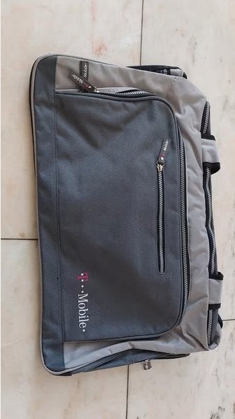 Reistas T-Mobile, 40 tot 60 cm, 20 tot 30 cm, Ophalen of Verzenden, Grijs