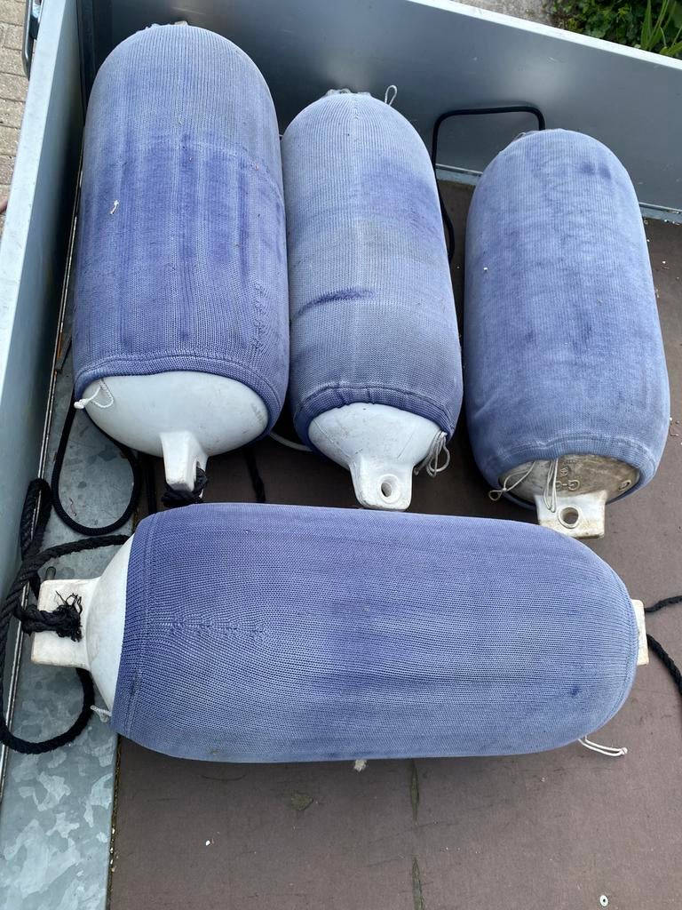4 fenders  / stootwillen, Watersport en Boten, Ophalen, Gebruikt, Overige typen