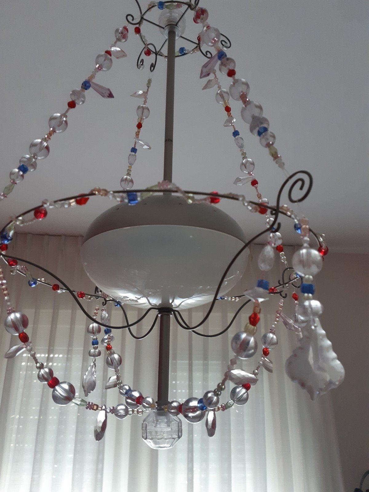 Decoratieve hanglamp met kralen en kristallen, Huis en Inrichting, Ophalen of Verzenden, Gebruikt, Glas, Speels, Decoratief, Modern