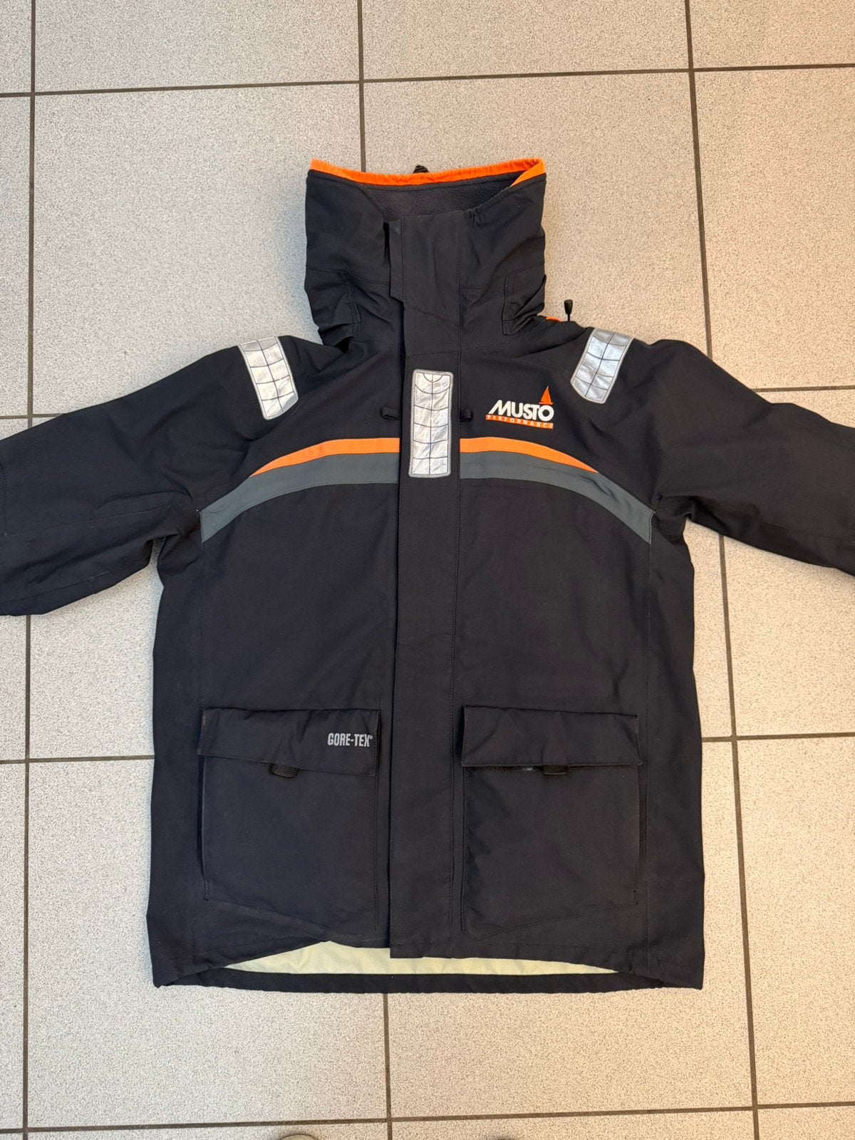 Musto MPX zeiljas maat M, Watersport en Boten, Ophalen, Gebruikt, Dame of Heer, Zeiljack