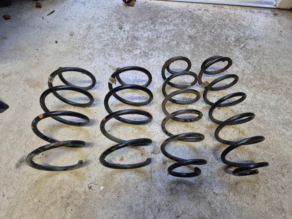 Originele gebruikte veren Seat Leon 2014, Ophalen, Gebruikt, Seat