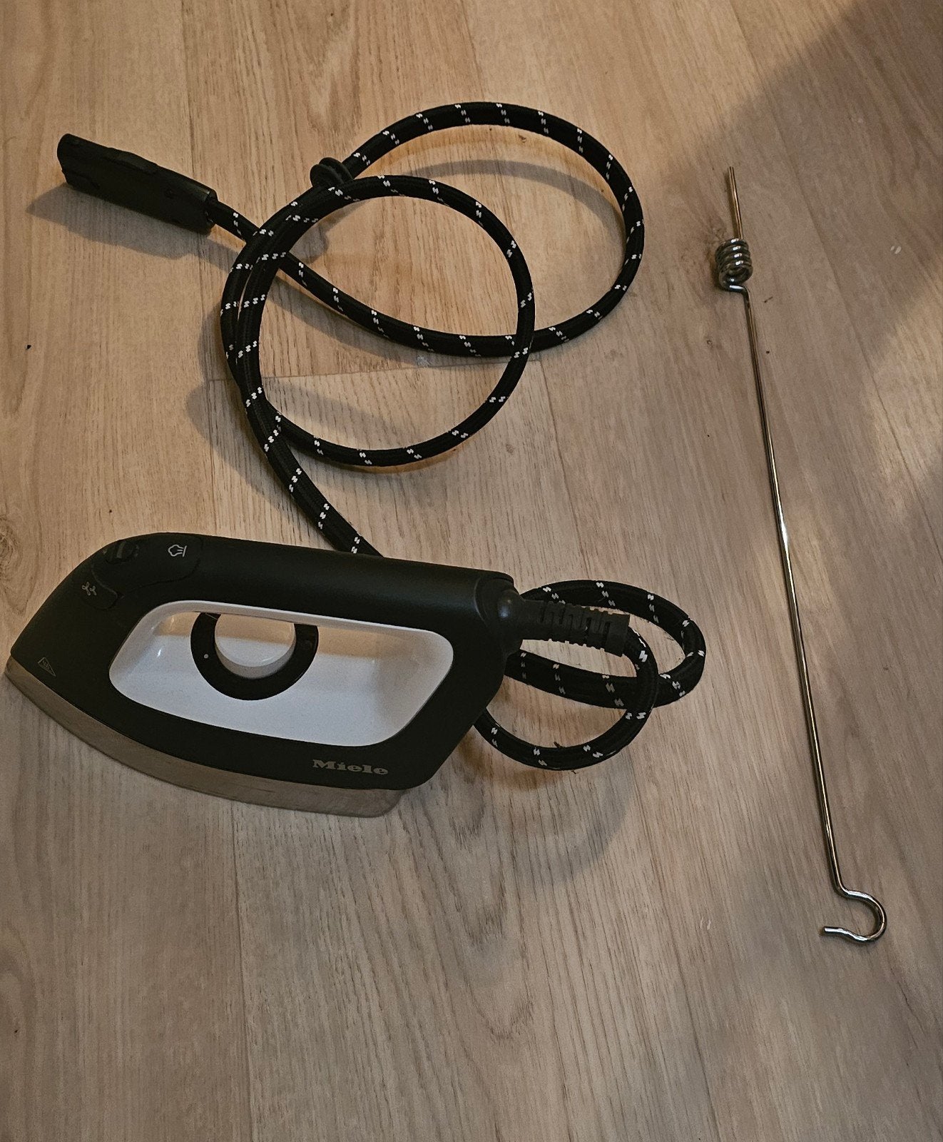Miele Strijkijzer met snoer, Witgoed en Apparatuur, Strijkijzers en Strijkplanken, Ophalen of Verzenden, Zo goed als nieuw, Strijkijzer met snoer