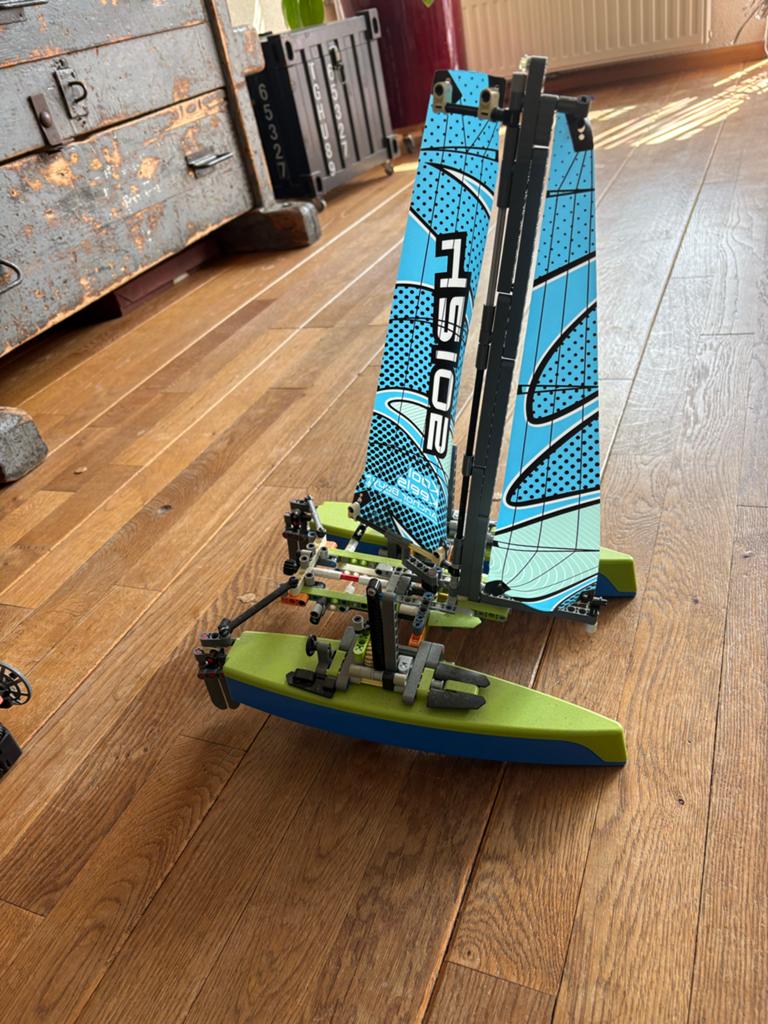 Lego Technic Catamaran (42105) en Hovercraft (42102), Gebruikt, Lego, Ophalen of Verzenden, Complete set