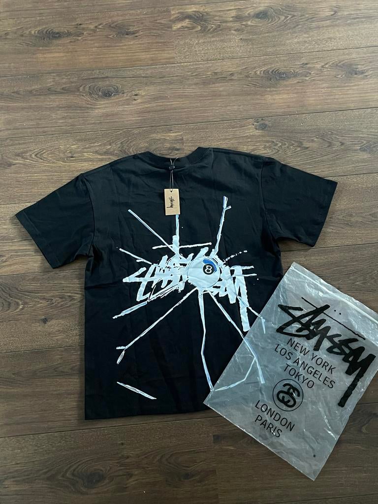 Stussy 8 Ball Dot Tee Zwart - Nieuw met labels, Kleding | Heren, T-shirts, Ophalen of Verzenden, Nieuw, Maat 46 (S) of kleiner