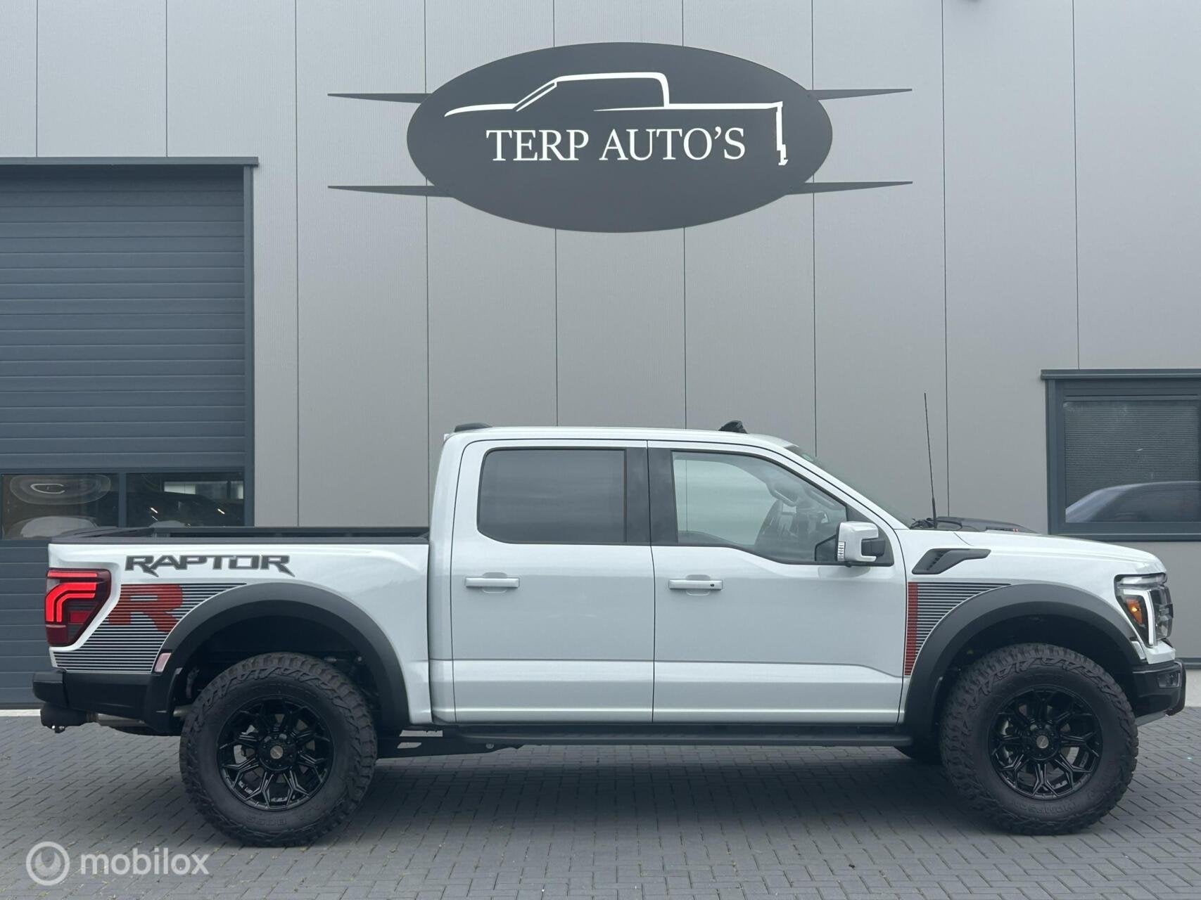 Ford Raptor R 5.2 V8 Supercharged 730pk 2026 Zeer Interessan, Automaat, Bedrijf, 729 pk, SUV of Terreinwagen