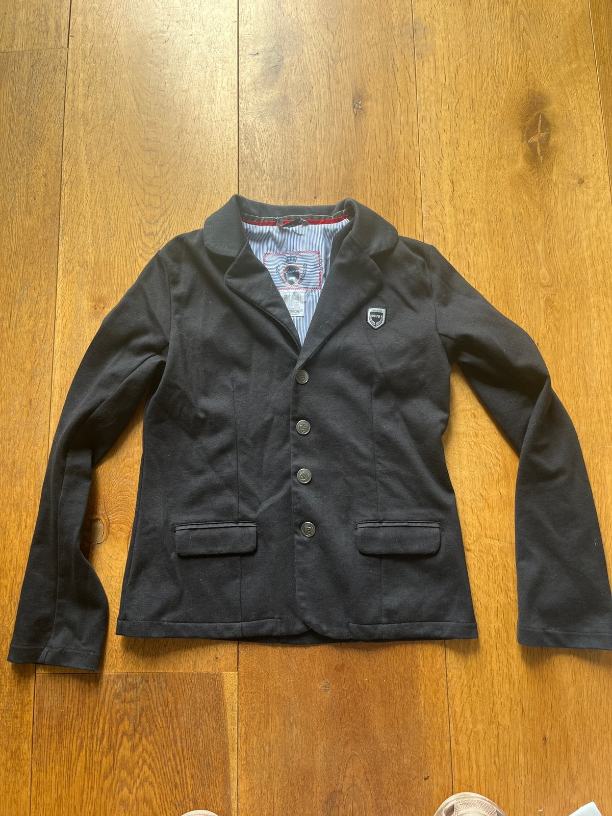 Wedstrijdjasje Fouganza mt 152 zwart, Dieren en Toebehoren, Paardrijkleding, Dressuur, Fouganza, Ophalen of Verzenden, Zo goed als nieuw