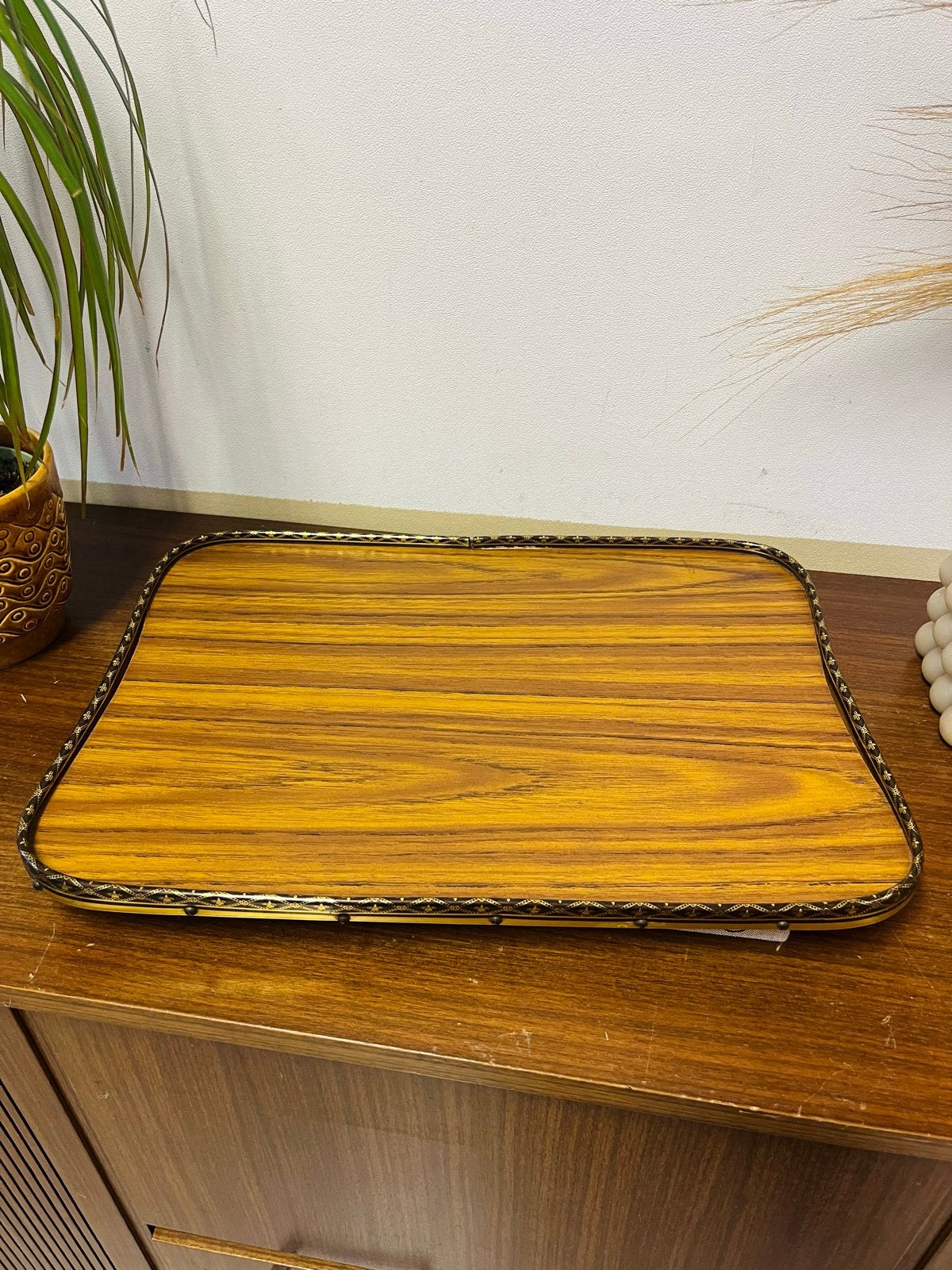 Prachtig Vintage houten dienblad met gouden rand mid century, Gebruikt, Ophalen of Verzenden, Afgeronde hoeken, Dienblad