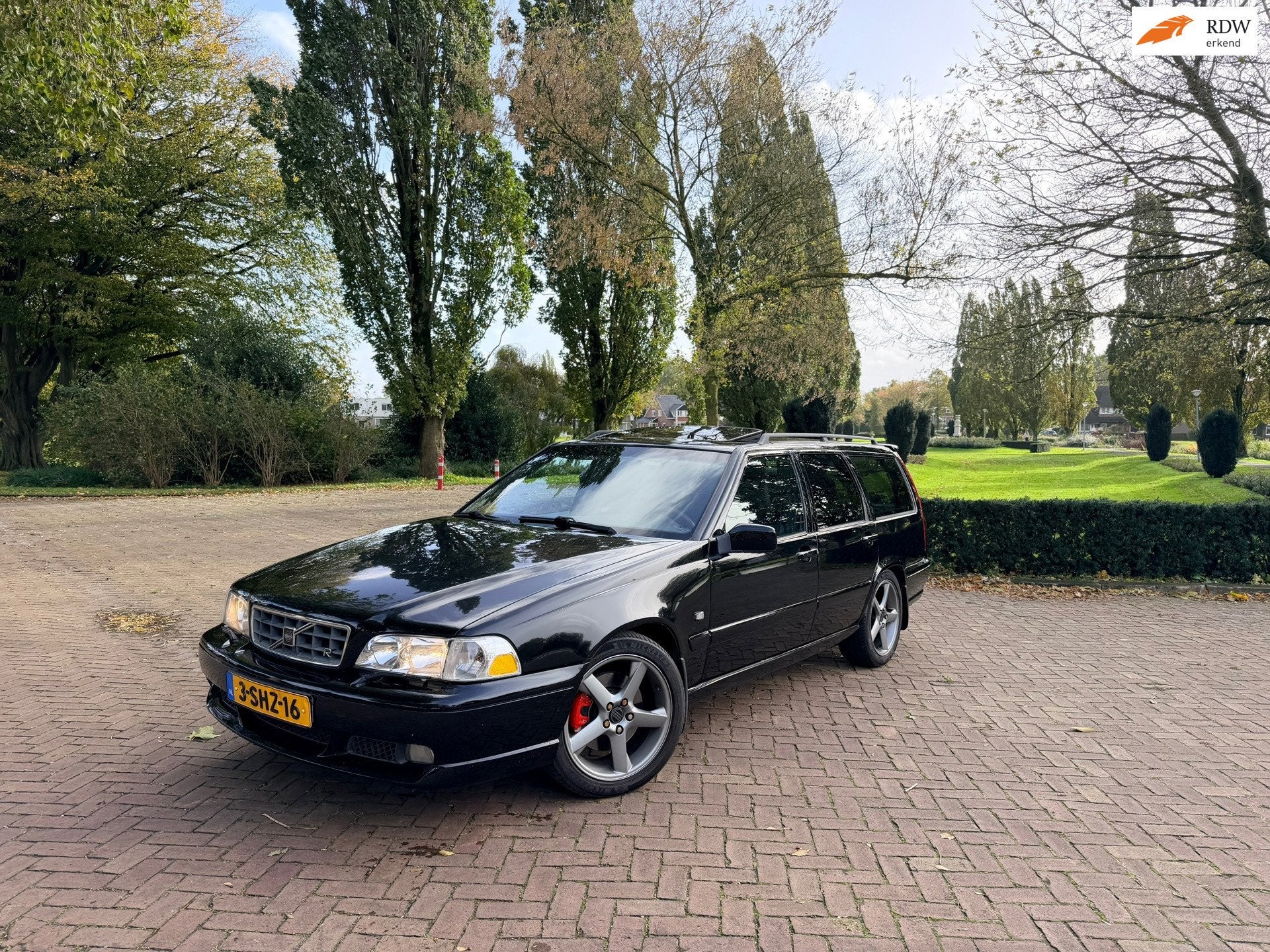 Volvo V70 R 2.3T-5 Exclusive | Vol opties | Automaat | Dakra, Auto's, Gebruikt, Zwart, V70, 5 cilinders