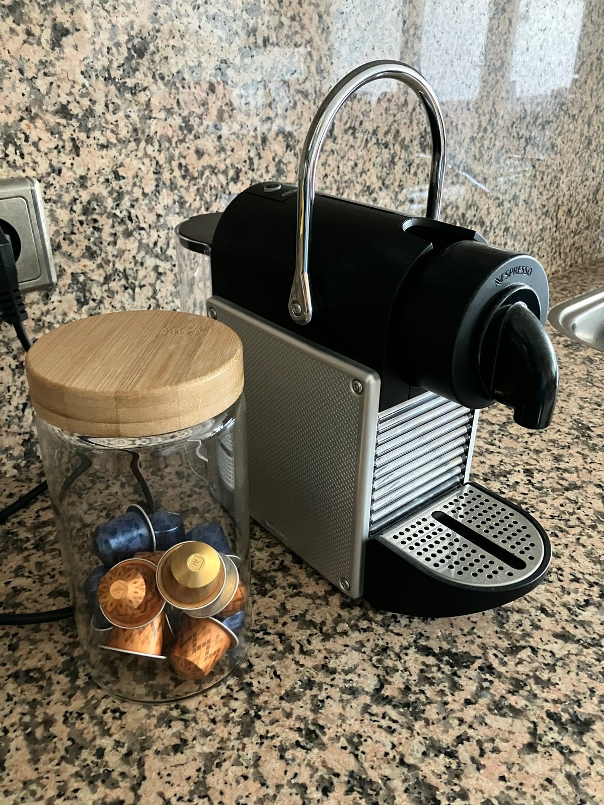 Magimix Nespresso Pixie M112 - Zwart/Zilver, Espresso apparaat, Ophalen of Verzenden, Zo goed als nieuw, 1 kopje