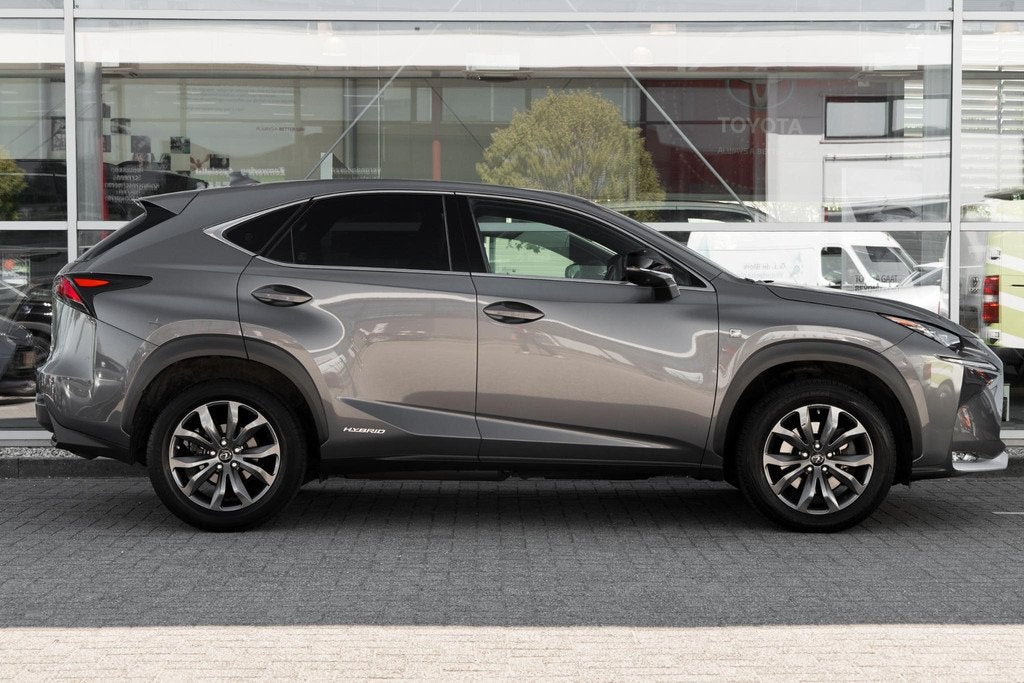 Lexus NX 300h AWD F Sport Line, Automaat, Gebruikt, Euro 6, 1760 kg