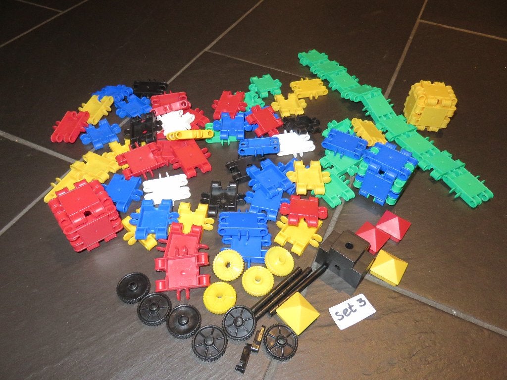 Clics constructie set 3 100delig. Inclusief wielen en assen, Ophalen of Verzenden, Zo goed als nieuw