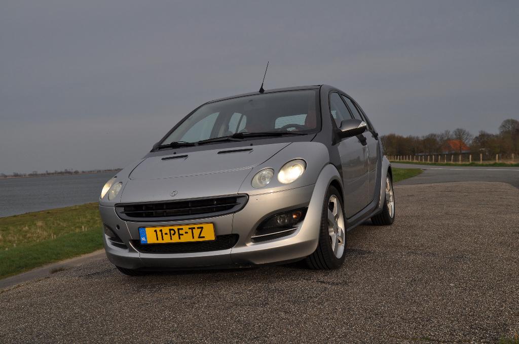 Smart ForFour 1.3 2004 Grijs/grijzer zie beschrijving, Auto's, Smart, Stof, 40 €/maand, Xenon verlichting, Origineel Nederlands