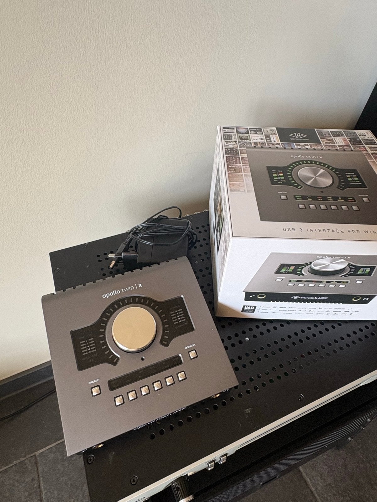 Universal Audio Apollo Twin X Duo Heritage Edition, Ophalen of Verzenden, Zo goed als nieuw, Minder dan 5 kanalen, Microfooningang