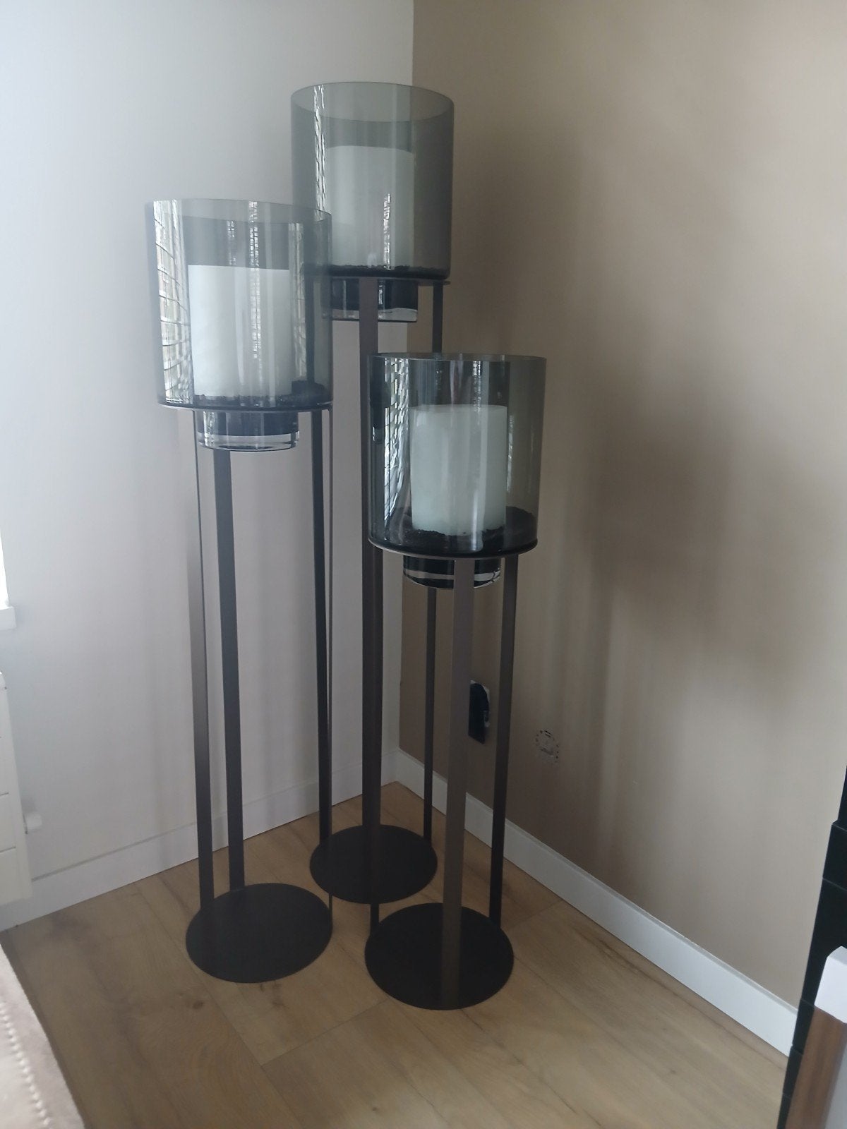 Set van 3 zwarte windlichten met glazen cilinders, Windlicht, Zwart, Ophalen of Verzenden, Zo goed als nieuw