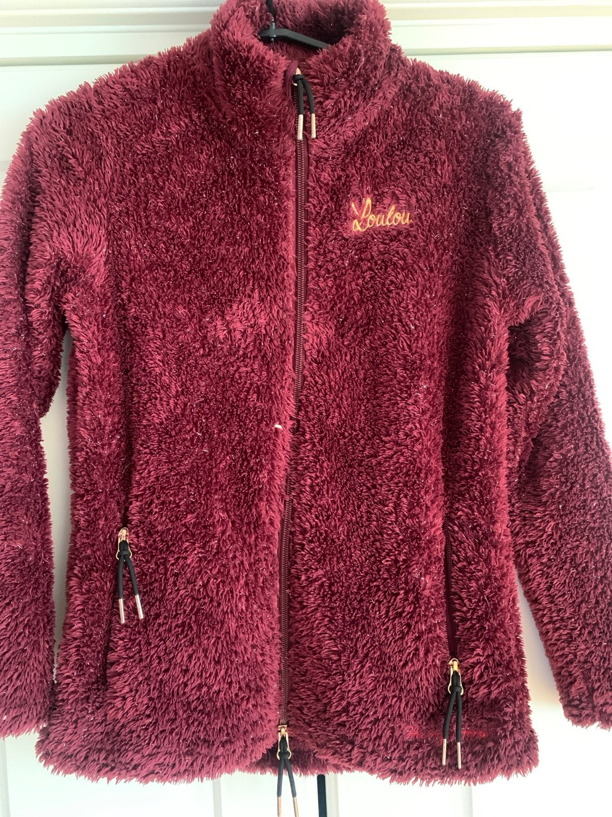 LouLou fleece  vest bordeauxrood maat 145, Ophalen, Zo goed als nieuw, Bovenkleding