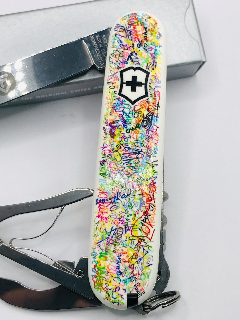 Victorinox Friends Group Knife  Compact VF logo on Blade “10, Ophalen of Verzenden, Zo goed als nieuw
