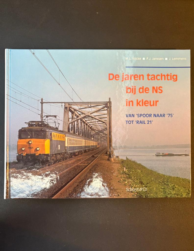 De jaren tachtig bij de NS in kleur (1992), Ophalen of Verzenden, Zo goed als nieuw, Trein, Boek of Tijdschrift