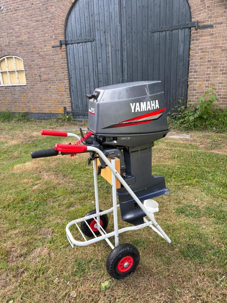 Yamaha 25 pk 3 cilinder buitenboordmotor, Watersport en Boten, Ophalen, 10 tot 30 pk, Gebruikt, Buitenboordmotor