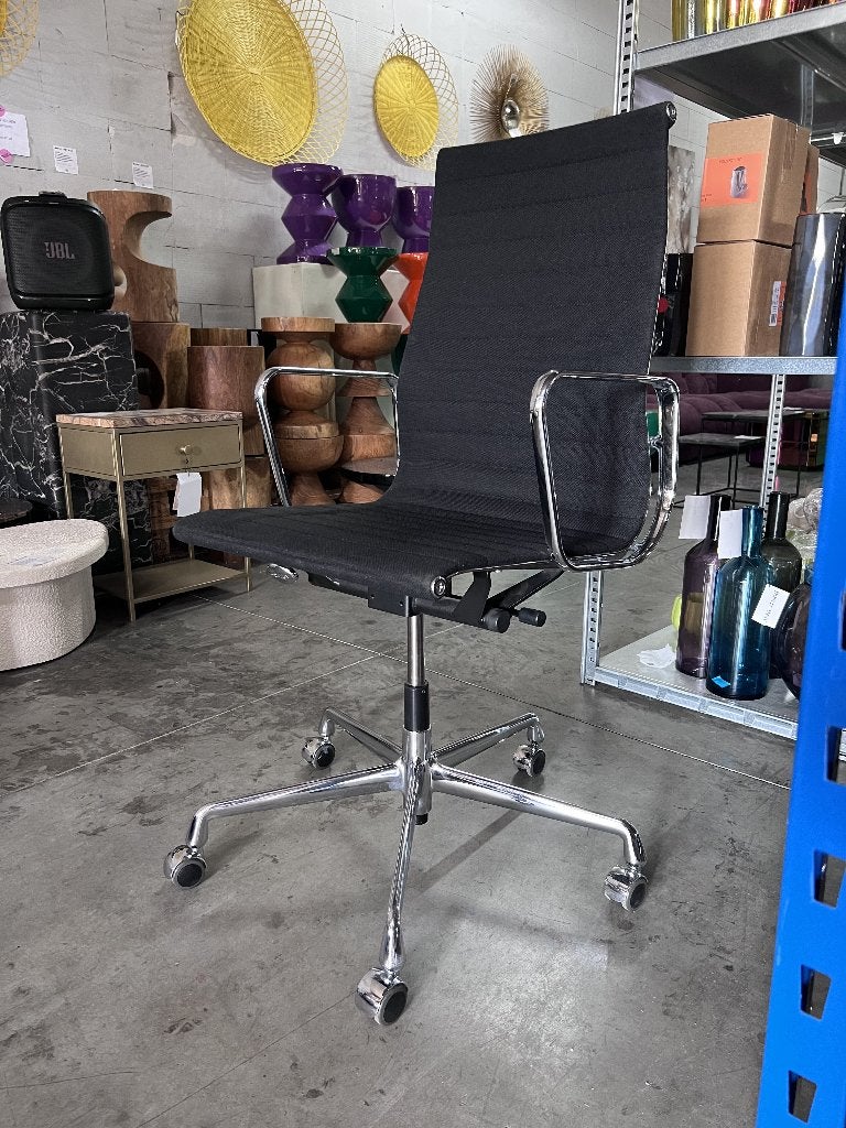 Vitra EA 119 bureaustoel Hopsak zwart gepolijst | €3437 nu, Vitra, Zwart, Ophalen of Verzenden, Zo goed als nieuw