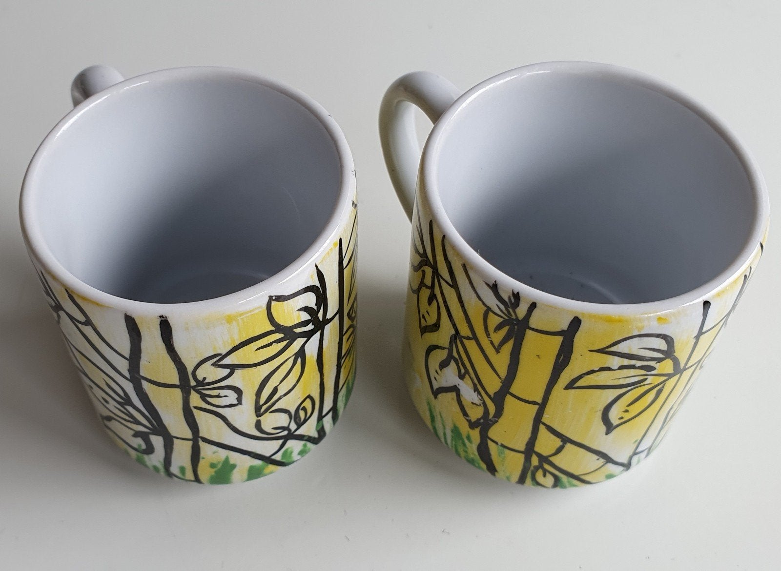 2 leuke espressokopjes met schoteltjes, Huis en Inrichting, Keuken | Servies, Ophalen of Verzenden, Zo goed als nieuw, Overige stijlen